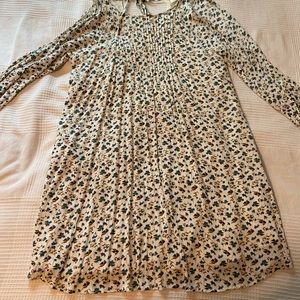 Old Navy flowery flower dress.